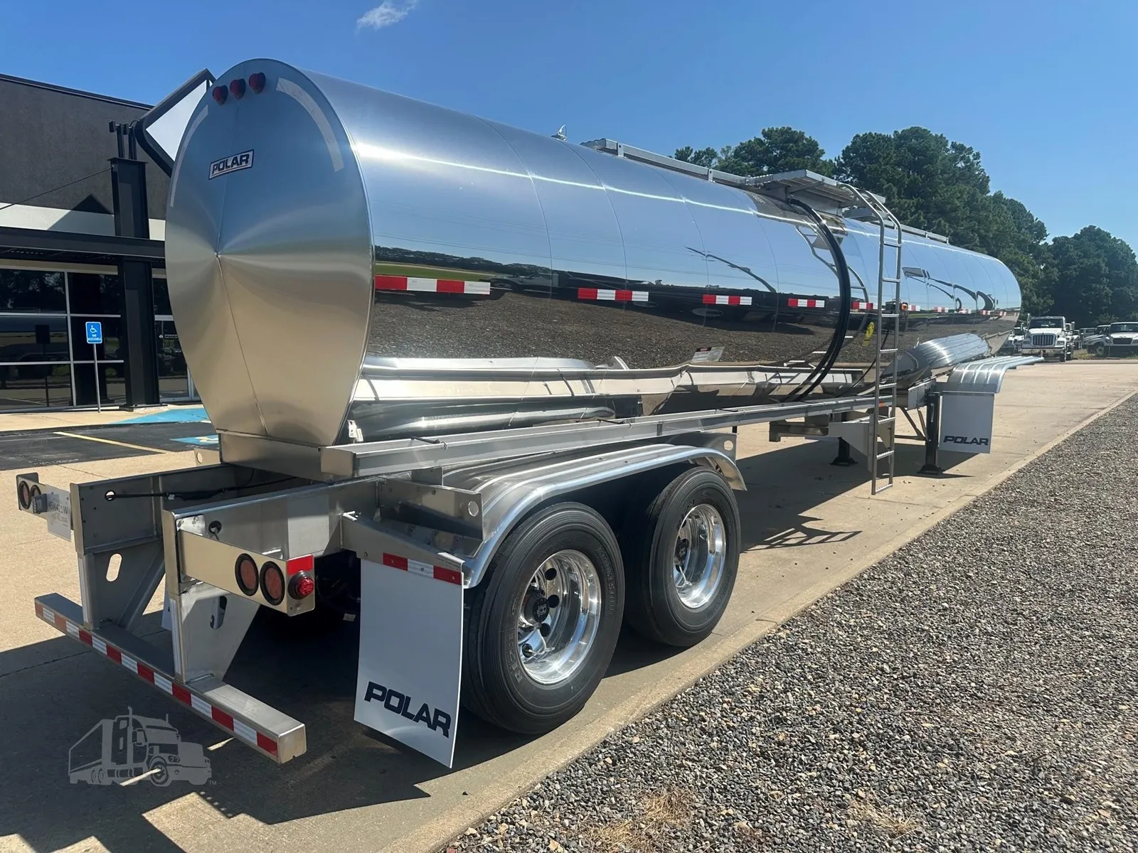 2026 POLAR 6,800 GAL STAINLESS TANK TRAILER thumbnail 4