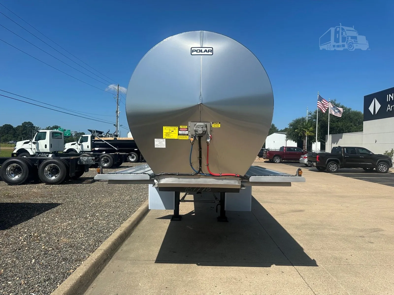2026 POLAR 6,800 GAL STAINLESS TANK TRAILER thumbnail 3