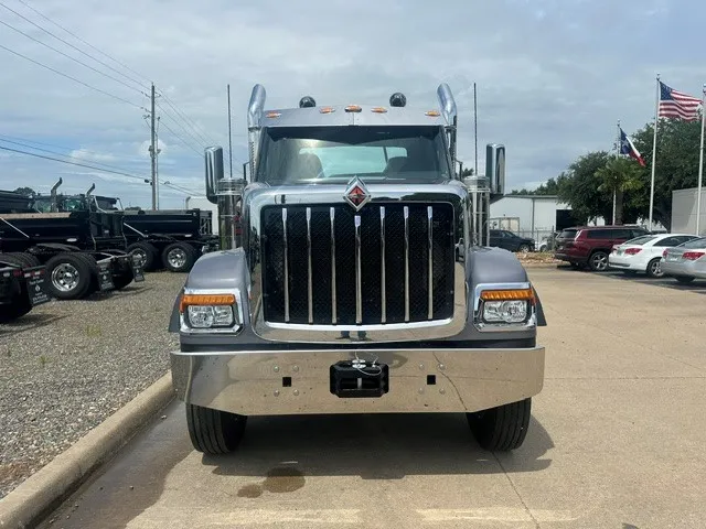 2027 International HX520 thumbnail 2
